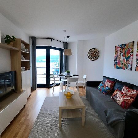 Apartamento con balcón y vistas al mar Viveiro Exterior foto