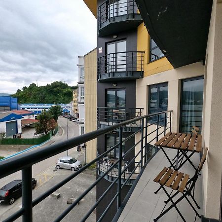 Apartamento con balcón y vistas al mar Viveiro Exterior foto