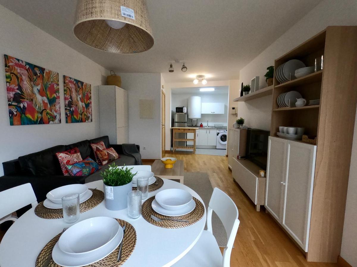 Apartamento con balcón y vistas al mar Viveiro Exterior foto
